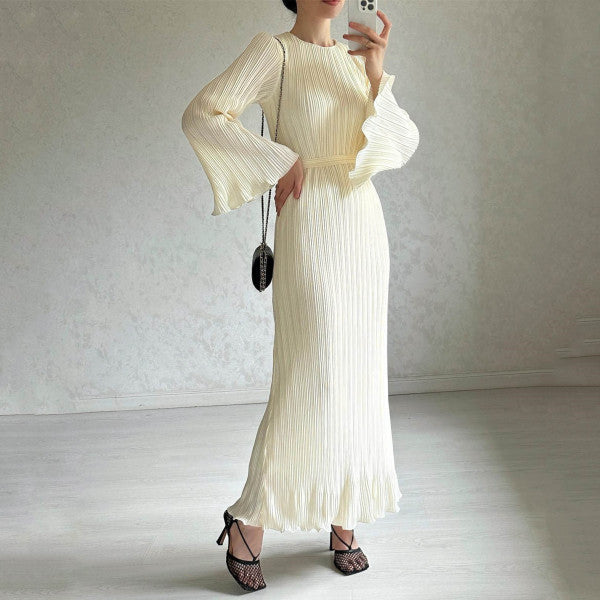 Mira - Horn sleeve pleated dress