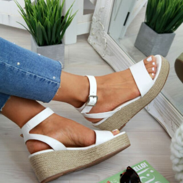 Comfortable sandals with thick soles