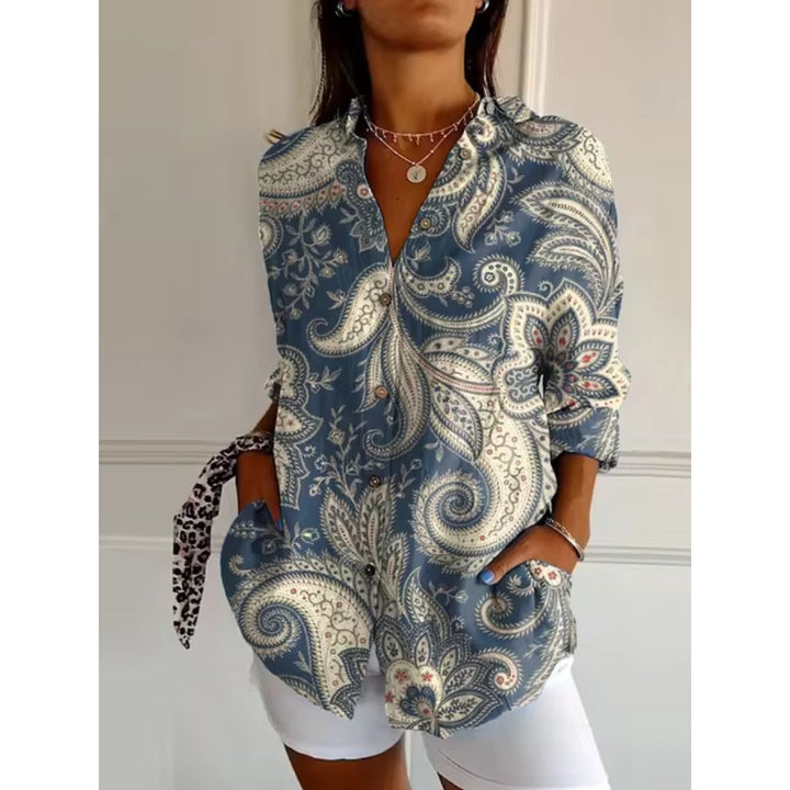 Casual blouse with floral print