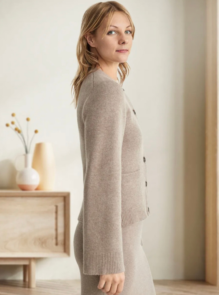 Molly - Soft cardigan with buttons