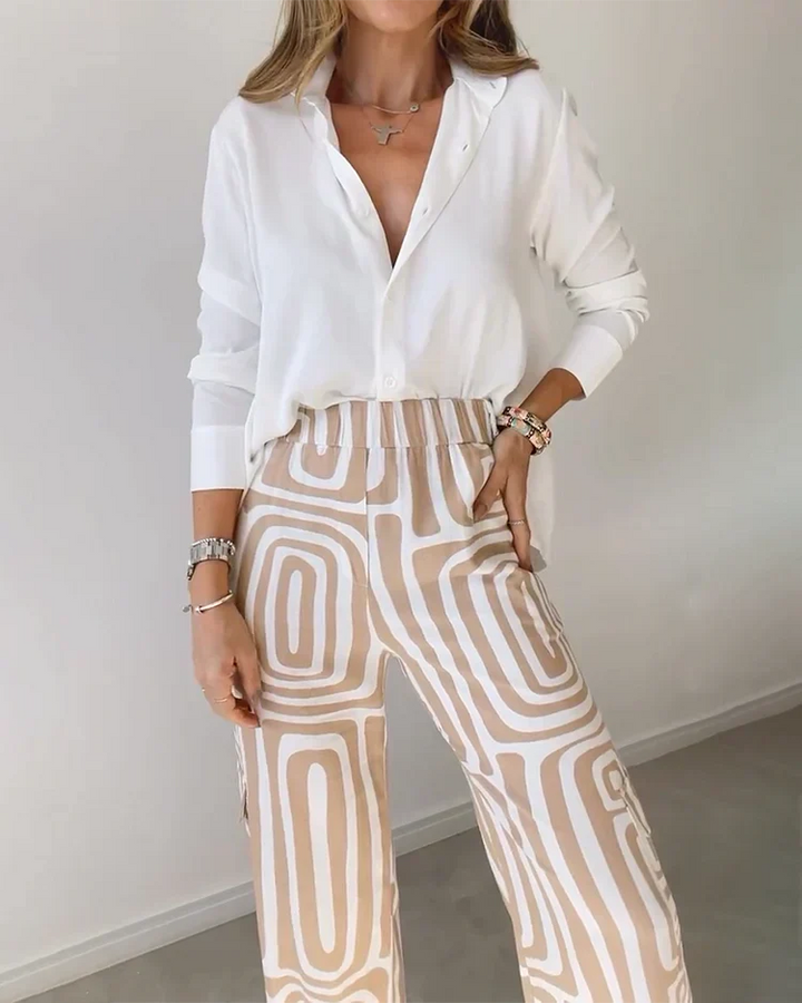 High-waisted trousers with geometric pattern