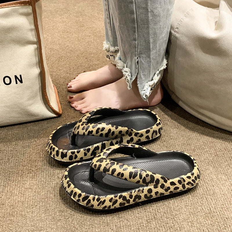 Comfortable flip-flops with leopard print