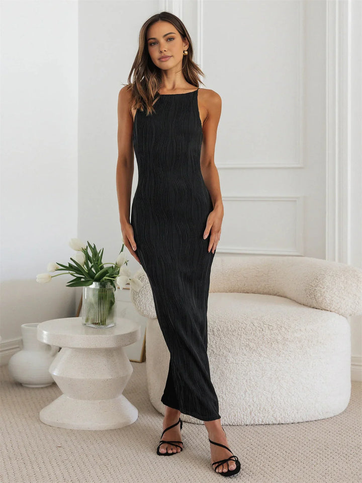 Elegant maxi dress with back slit