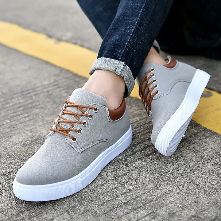 Casual men's sneakers with white sole