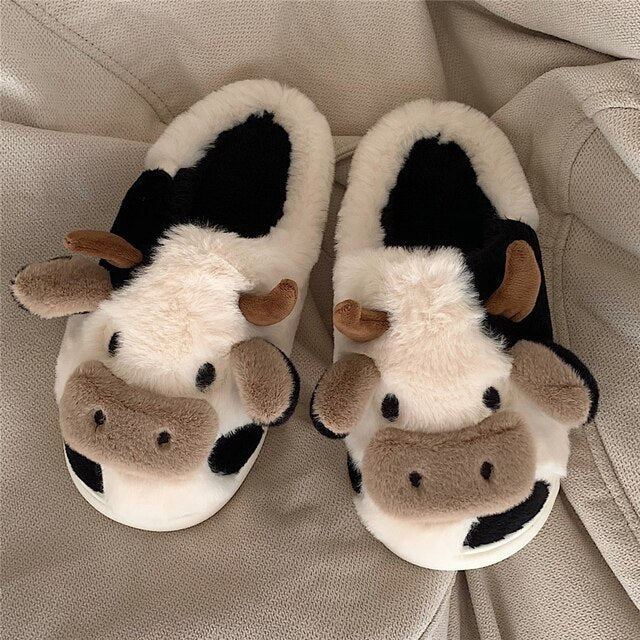 Unisex fluffy slippers with cow design