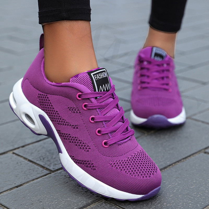 Sports shoes for women