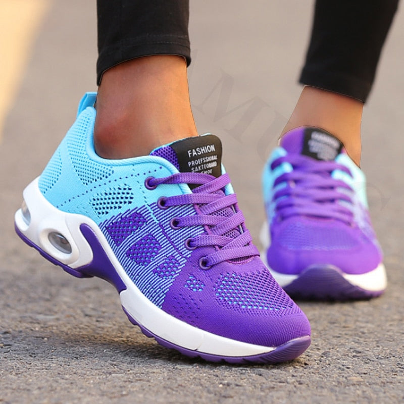 Sports shoes for women