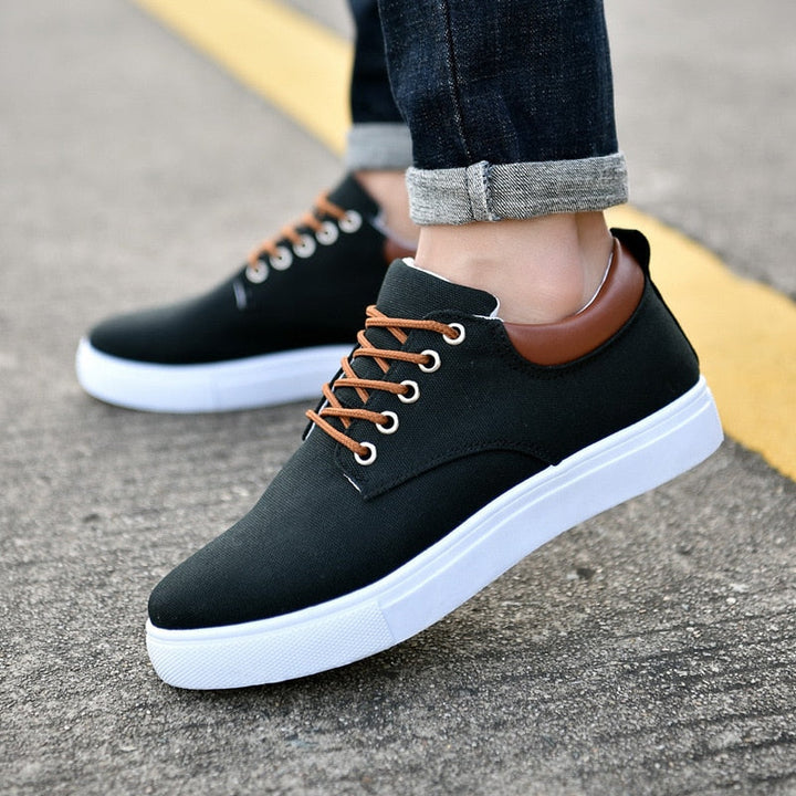 Casual men's sneakers with white sole