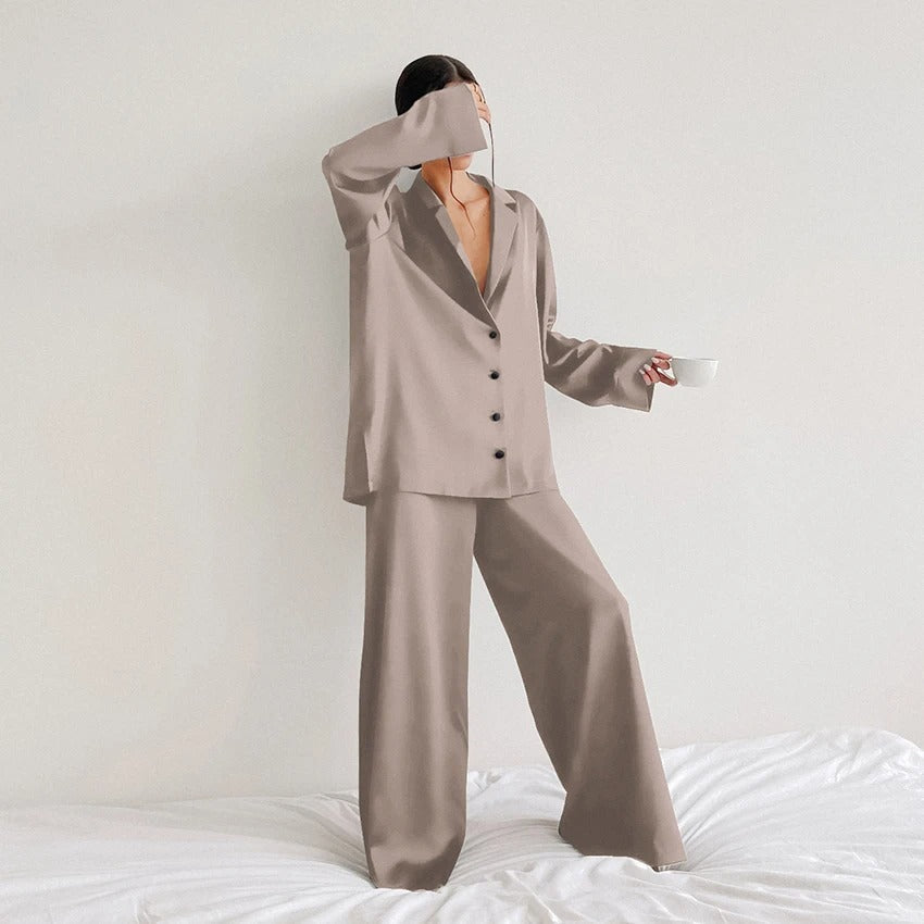 Chloe - Luxurious silky oversized pajama set