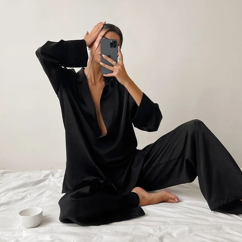 Chloe - Luxurious silky oversized pajama set