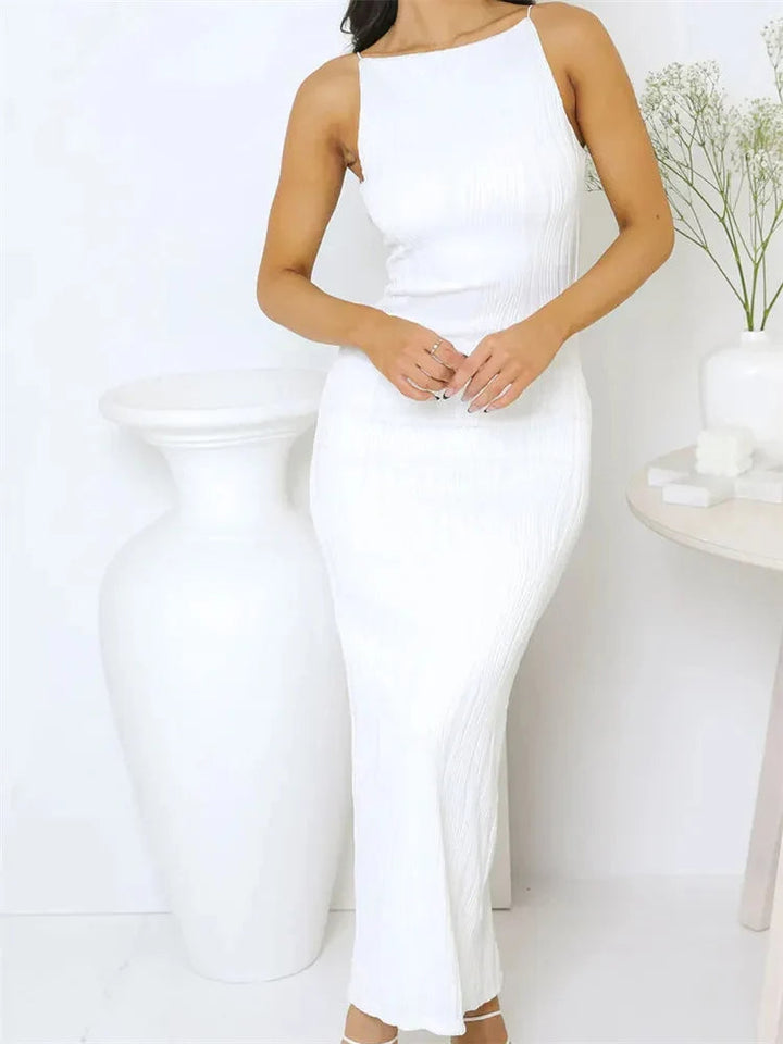 Elegant maxi dress with back slit