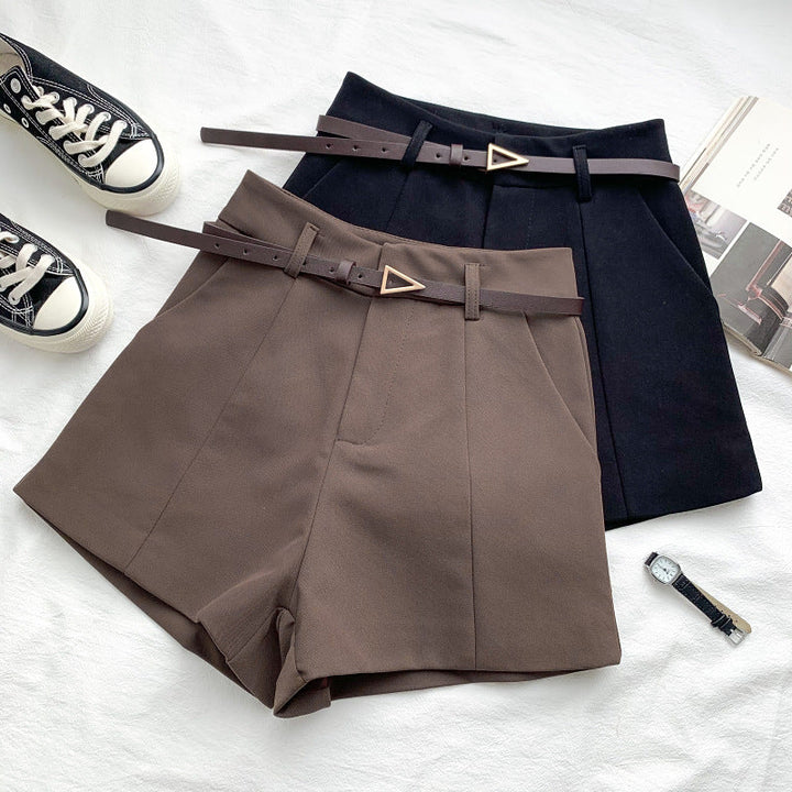 Comfortable elegant high-waisted short