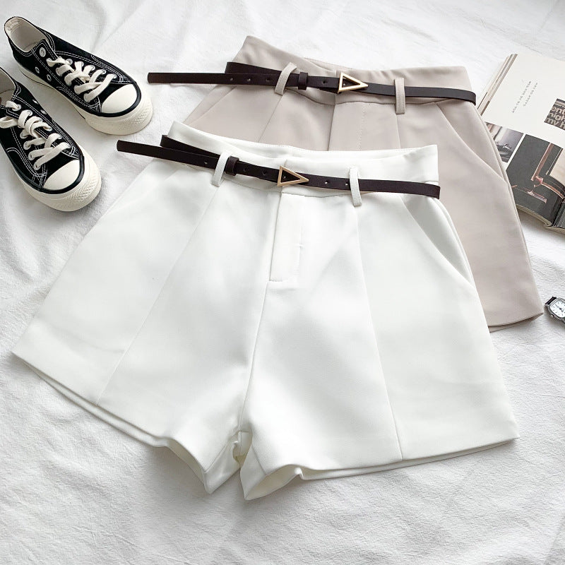 Comfortable elegant high-waisted short