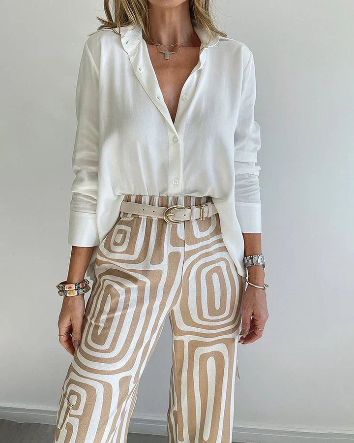 High-waisted trousers with geometric pattern