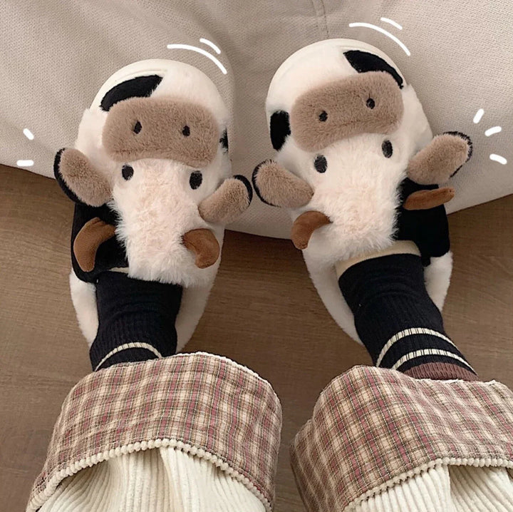 Unisex fluffy slippers with cow design