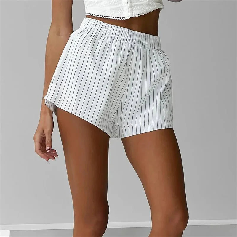 Casual striped shorts with elastic waistband