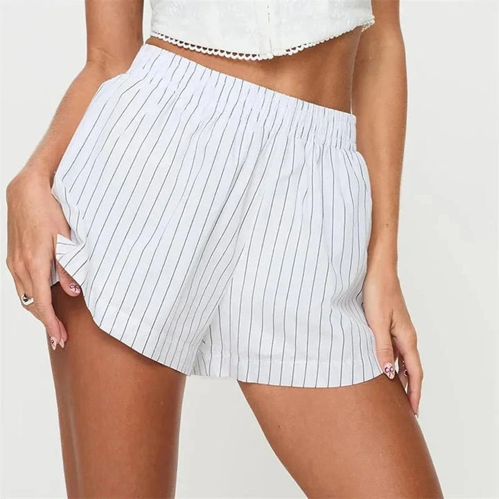 Casual striped shorts with elastic waistband