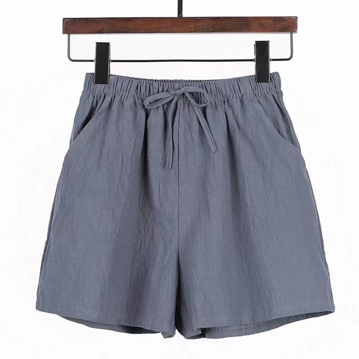 Breathable casual shorts with elasticated waistband