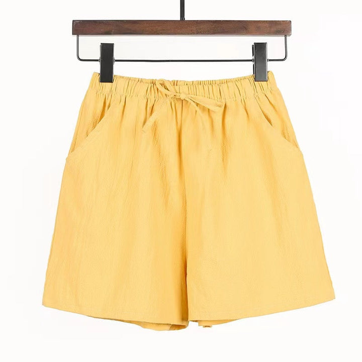 Breathable casual shorts with elasticated waistband